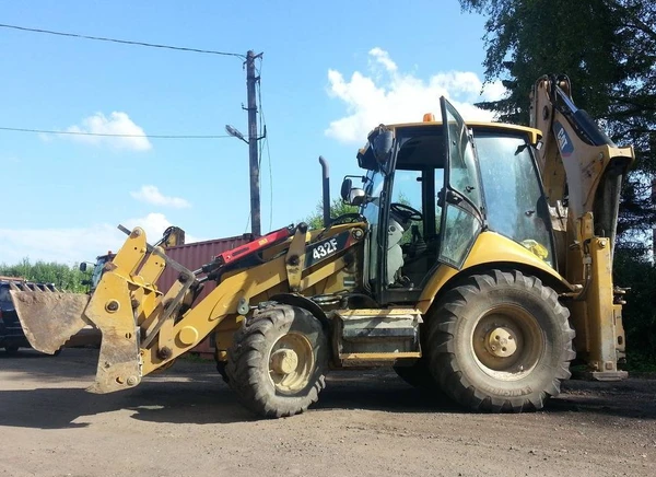 Фото Экскаватор погрузчик Caterpillar 432F