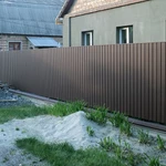 Фото №3 Установка заборов из профнастила с калиткой и воротами