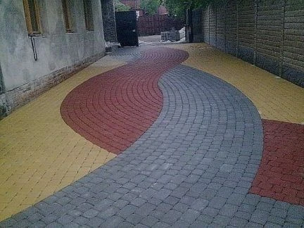 Фото Укладка тротуарной плитки