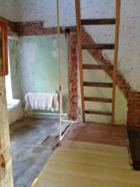 Фото Требуется мастер по изготовки лестницы 