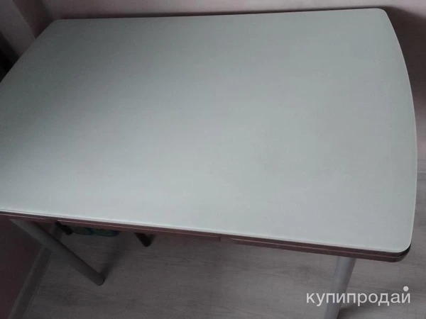 Фото Стол кухонный