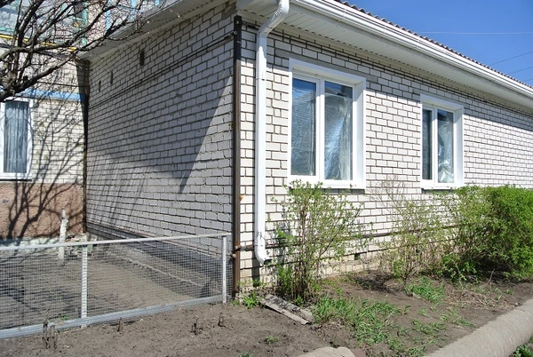 Фото  Металлическая стяжка домов. Усиление фундамента армо- бетоном. Отмостка.
