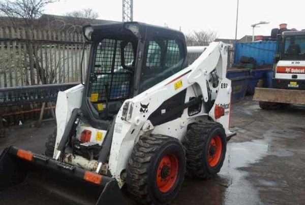 Фото Аренда минипогрузчика Bobcat ковш,вилы, щетка
