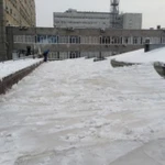 Фото №7 Очистка крыш (кровель) от снега, наледи альпинисты