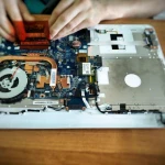 Ремонт компьютеров /Мастер по ремонту ноутбука |