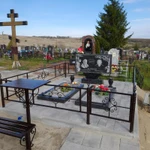 Фото №5 Памятники и надгробия. Установка. Укладка плитки.