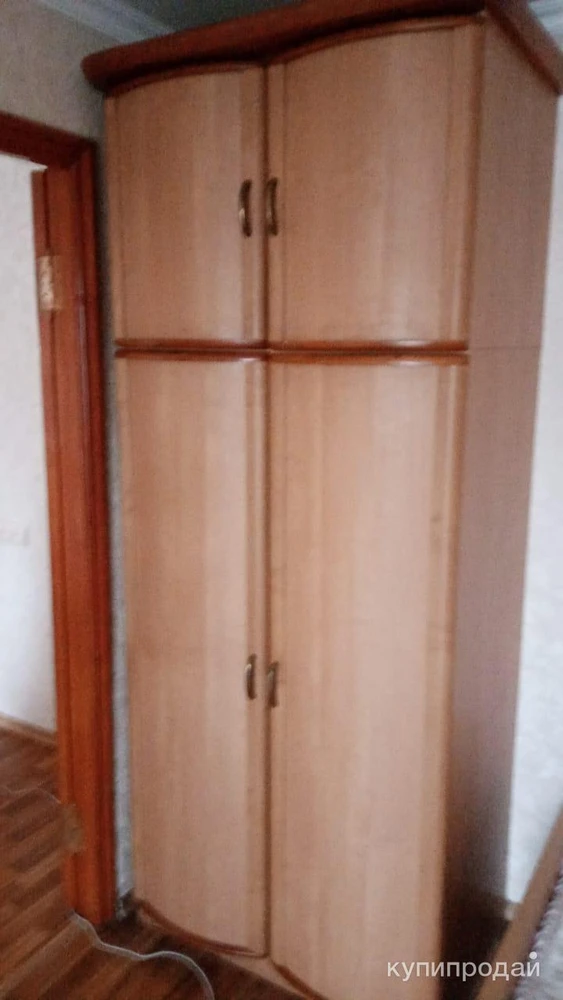 Фото Продается шкаф с антресолью б/у