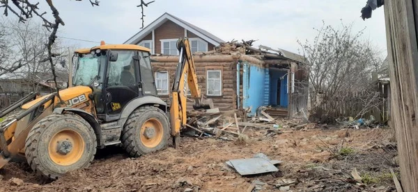 Фото Демонтаж домов и строений. Вывоз мусора.
