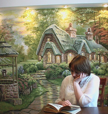 Фото Художник. Роспись стен. Рисую на стенах