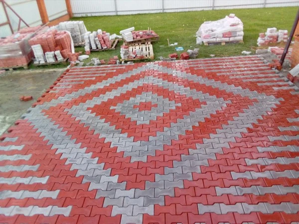 Фото Укладка тротуарной плитки