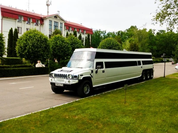 Фото Лимузин Хаммер Н2 mega bus