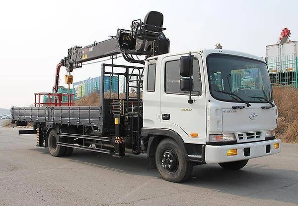 Фото Hyundai HD120 с манипулятором HIAB 160 T