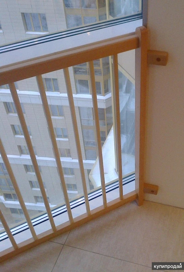 Ограждение деревянное детское для окон эркеров