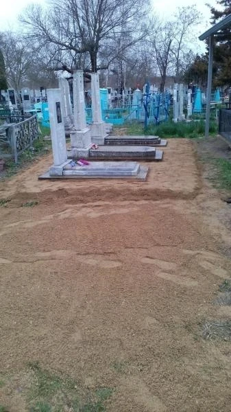 Фото Работы на кладбище.Уборка Могилок.Покраска Оградок. Армавир
