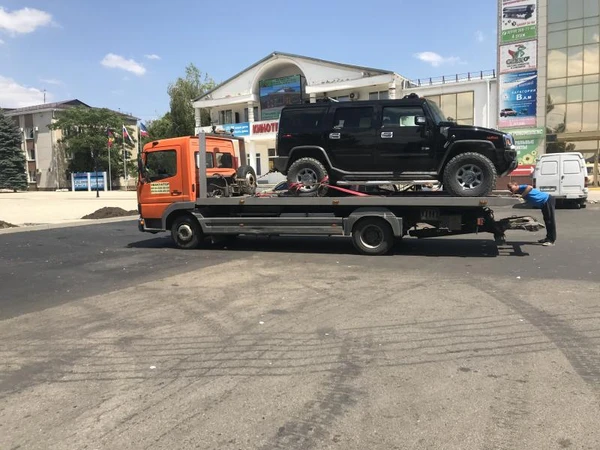 Фото Услуги эвакуатора Мерседес 