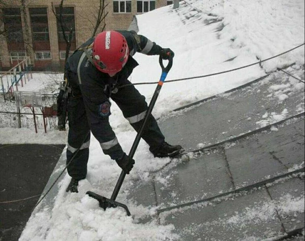 Фото Уборка снега