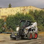 фото Аренда мини-погрузчика BobCat S650 HF щетка, вилы, фреза дорожная 60 см