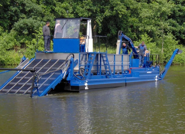 Фото Лодка-косилка тип 6570 Weed harvester type 6570