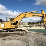 Аренда мощного гусеничного экскаватора Komatsu