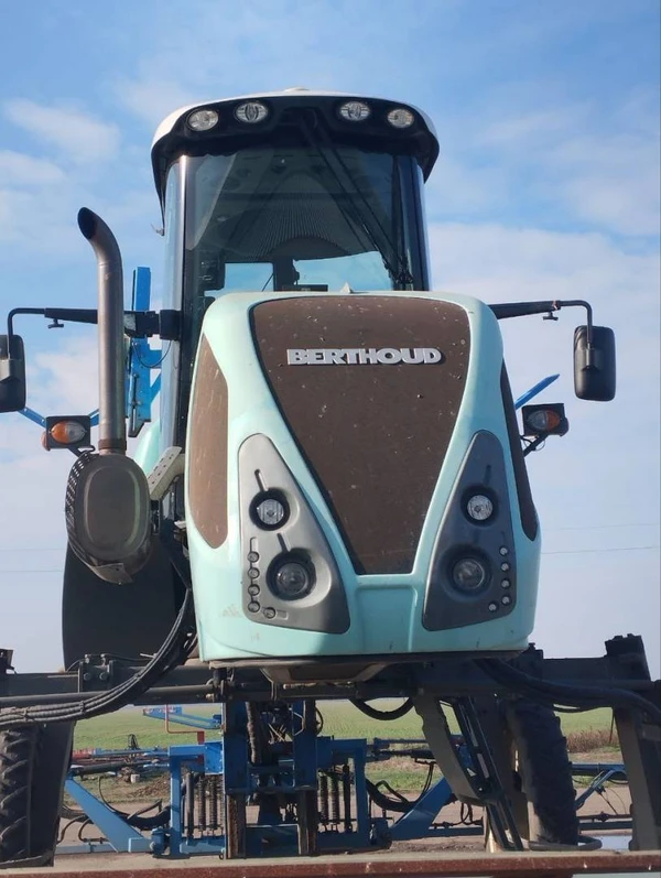Фото Самоходный опрыскиватель Berthoud Raptor 3240 Б/У (2018 г.в.)