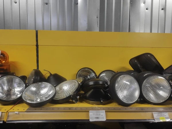 Фара передняя МТЗ металлический корпус ФГ-305