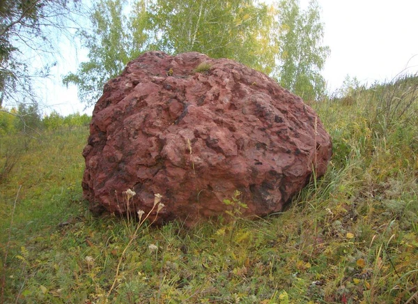 Фото Каменные валуны и глыбы в ассортименте.