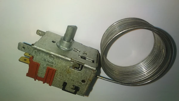 Фото Термостат EN60730-2-1 6A 250V thermostat danfoss 077B7006