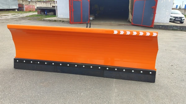 Фото Гидроповоротный отвал – Профессиональное оборудование для уборки снега!