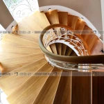 Отделка бетонных лестниц деревом