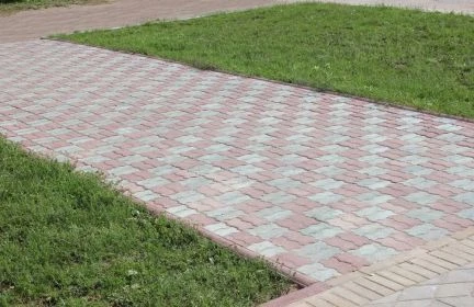 Фото Укладка тротуарной плитки