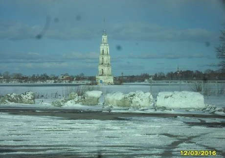 Фото Участок на берегу Волги с видом на Колокольню.