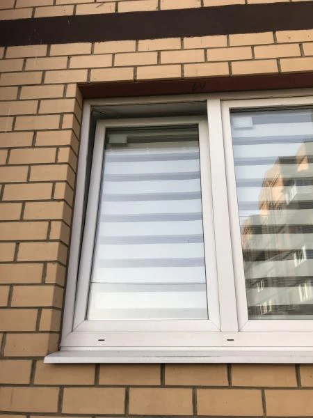 Фото требуеться 2 маскитные сетки с монтажными креплениями на них