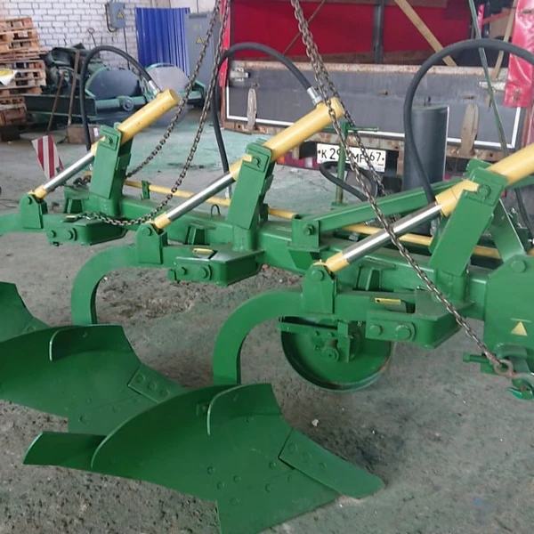 Фото Плуг 3-х корпусный навесной ПГП-3-35-3 с пневмогидрозащитой