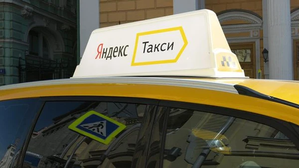 Фото Водитель Такси Яндекс на личном легковом или грузовом авто
