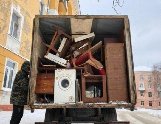 Фото Вывоз старой мебели и хлама