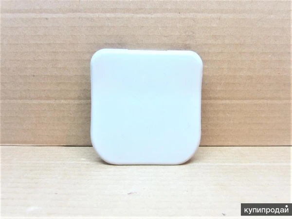 Крышка служебного отверстия проводки , правая - Toyota Hiace| LH102V