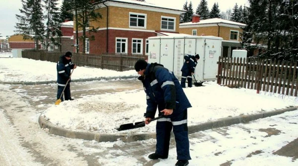 Фото Уборка снега