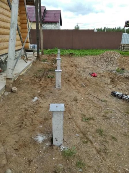 Фото Фундамент на сваях.