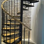 Изготовление лестниц любой сложности и конфигурации.