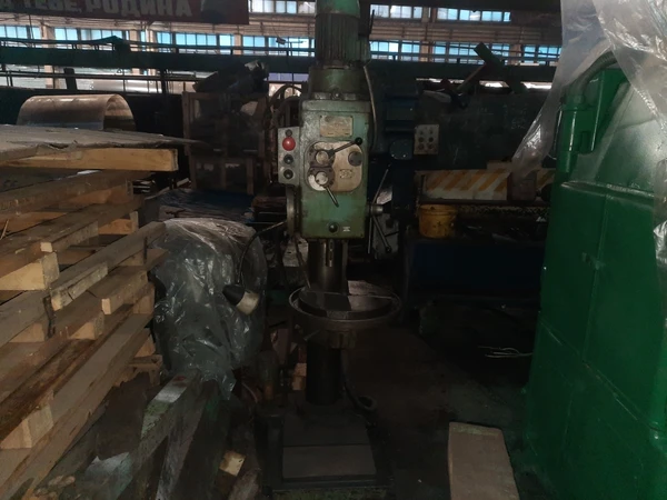 Фото Вертикально-сверлильный универсальный станок 2Н125Л