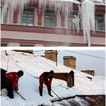 Очистка крыш от снега и сосулек