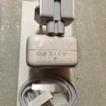 Фото №2 Apple MB051ZM/A - Сетевое зарядное устройство