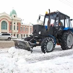 Подметание территории трактором мтз