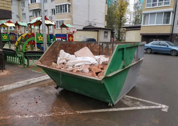Фото Вывоз мусора бункер 8кубов