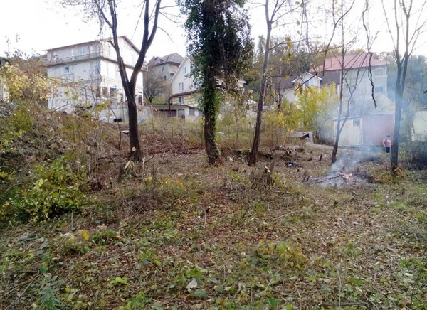 Фото Участок в Сочи ровный в центральном районе рядом с ТЦ