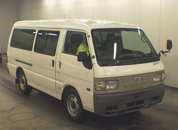 Фото Mazda Bongo Van грузопассажирский 6-ти местный