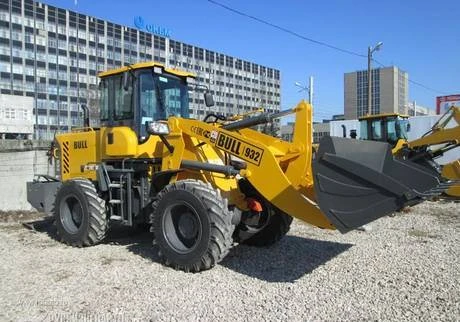 Фото Погрузчик BULL SL932