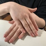 Модель на маникюр с покрытием гель лаком
