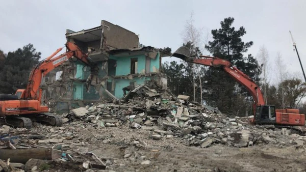 Фото Демонтаж: дома, строений, слом сооружений, снос построек