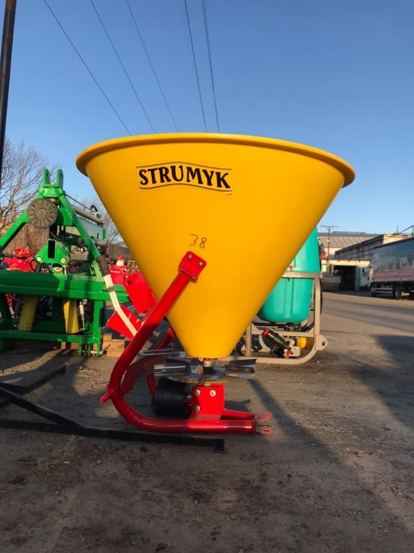 Фото Разбрасыватель удобрений 500л Strumyk Польша (однодисковый)